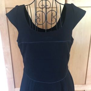 BCBGMaxAzria black piping cap sleeve Dress with pockets size 8